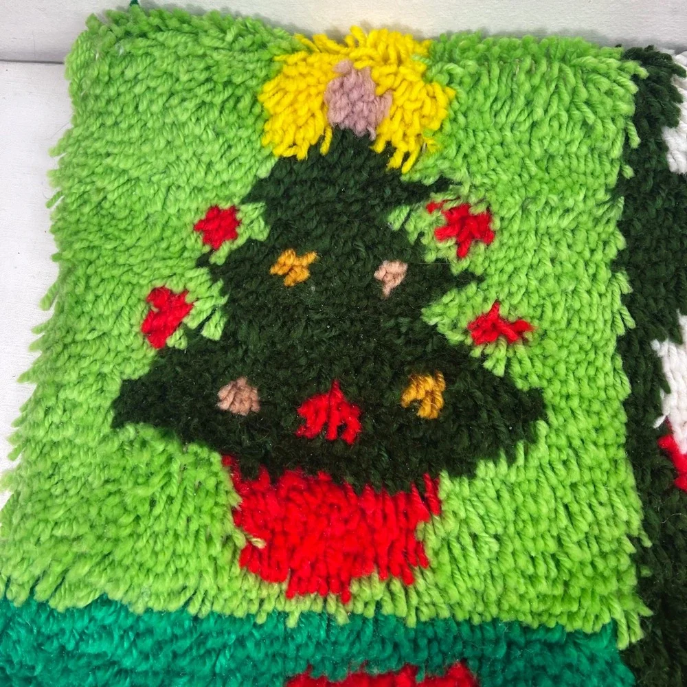 Vtg 24x18 Christmas Latch Hook Wall Hanging Noel Santa Tree Candy‎ Cane 70s Xmas
